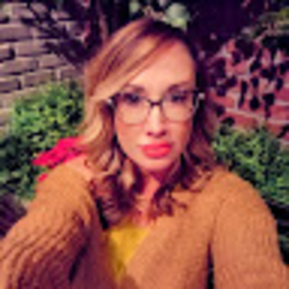 Meet your Posher, Michelle - Picture 1 of 1